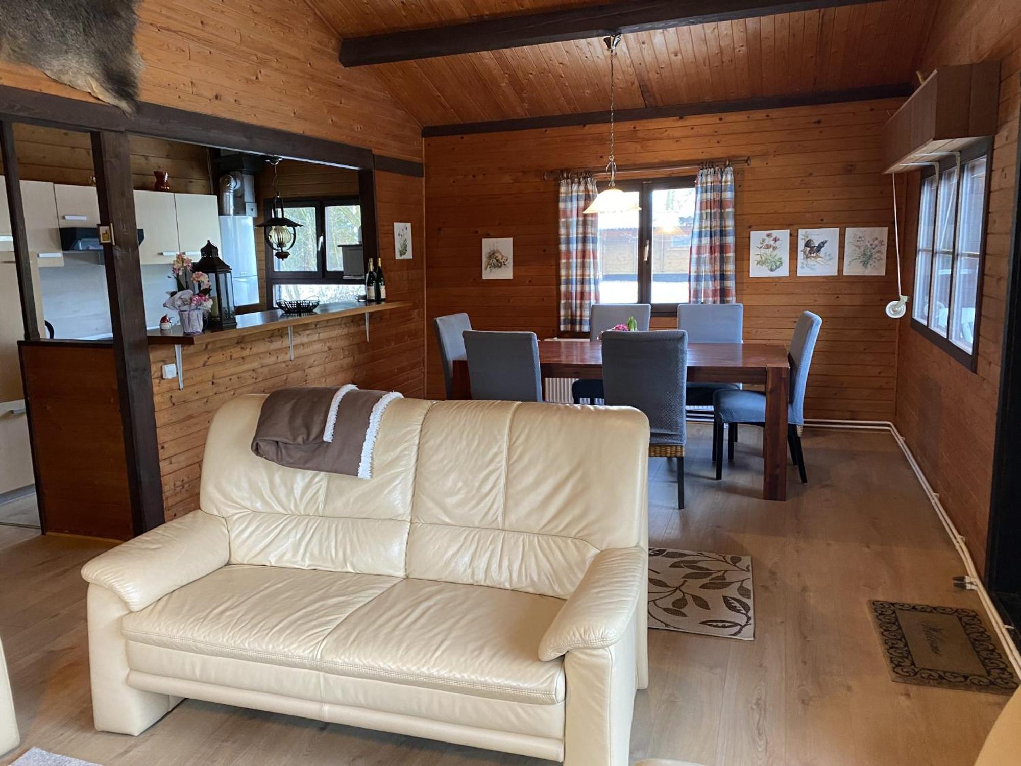 Heidegut Eschede Reitsportanlage Und Feriendorf Luaran gambar