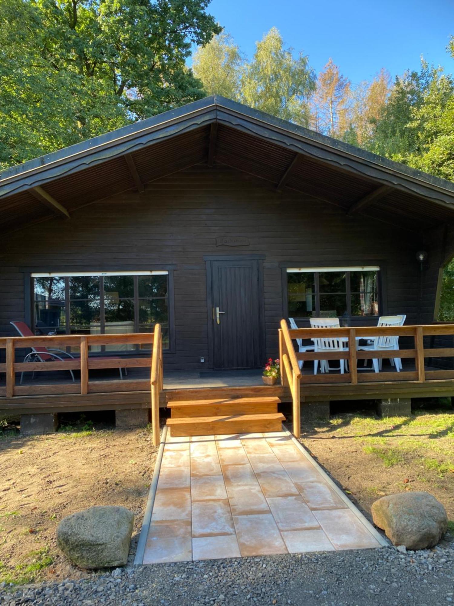 Heidegut Eschede Reitsportanlage Und Feriendorf Luaran gambar